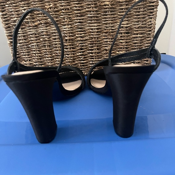 Black high heels - Picture 2 of 6